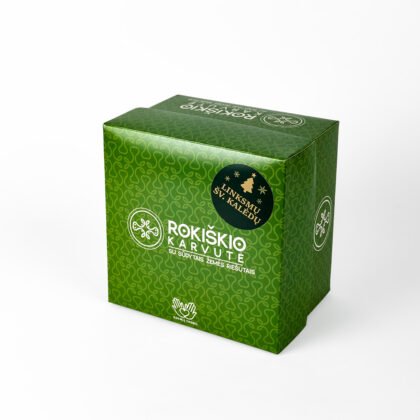 „rokiškio karvutė su sūdytais žemės riešutais“ kalėdinėje dėžutėje