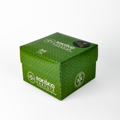 „rokiškio karvutė su sūdytais žemės riešutais“ kalėdinėje dėžutėje