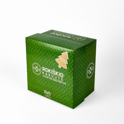 „rokiškio karvutė su sūdytais žemės riešutais“ kalėdinėje dėžutėje