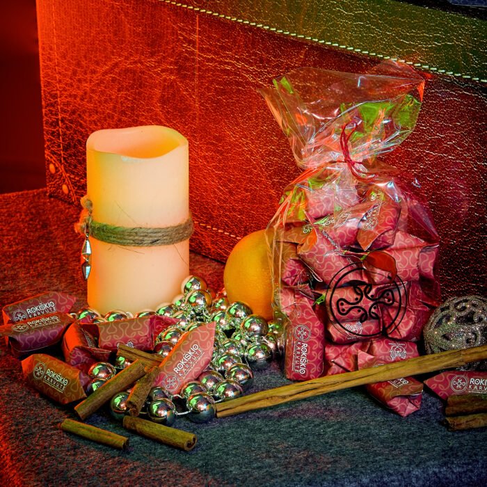 “rokiškio karvutė su cinamonu ir apelsinų žievelėmis”